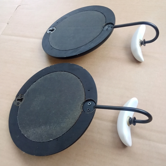 Decorative "Hats" & "Essentials" 10.5" Wall hanging 1930's aesthetic - Picture 4 of 10